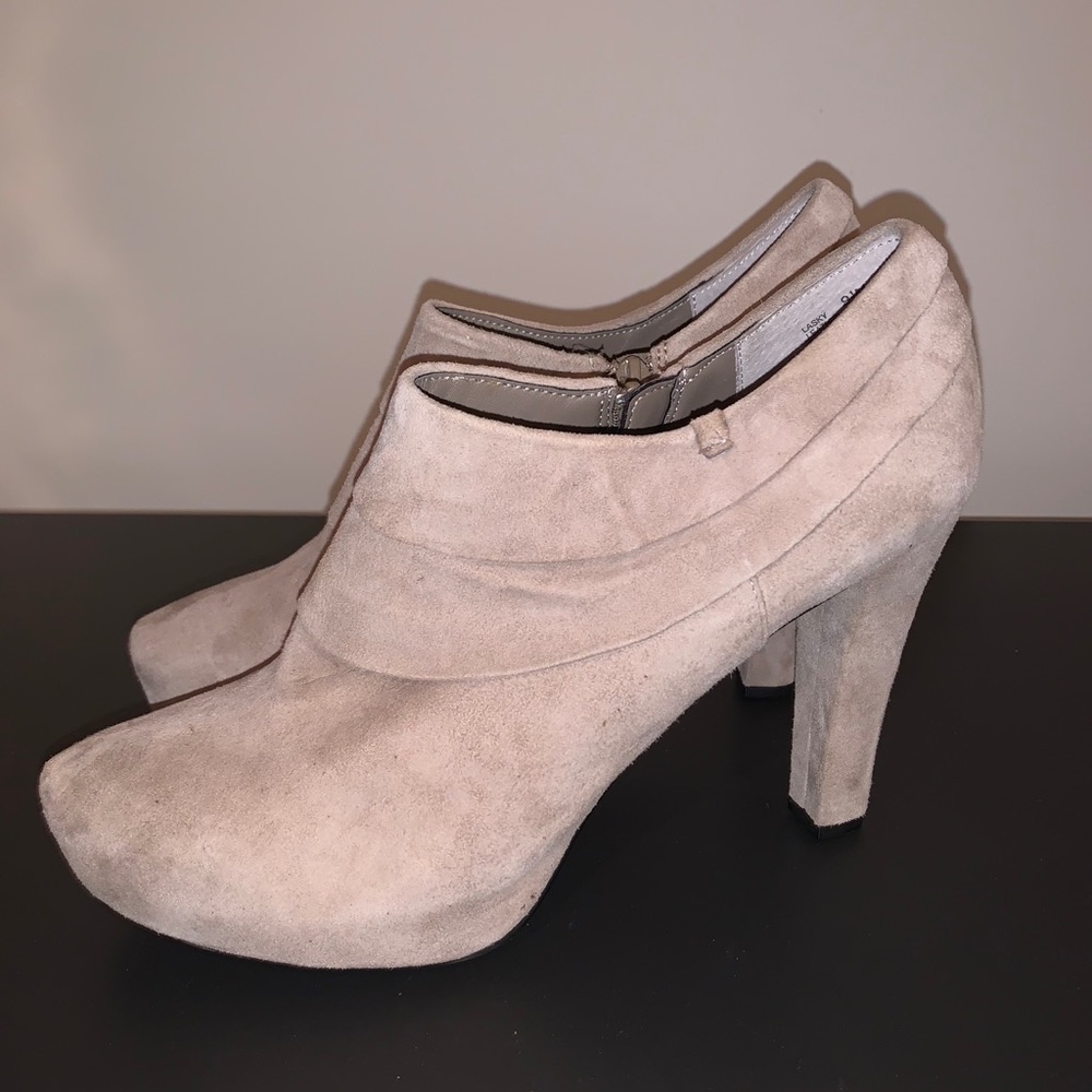 Heeled bootie. Beige. NWOT